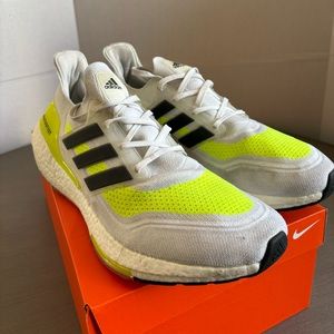 Mens Adidas Running ultra boost size 13